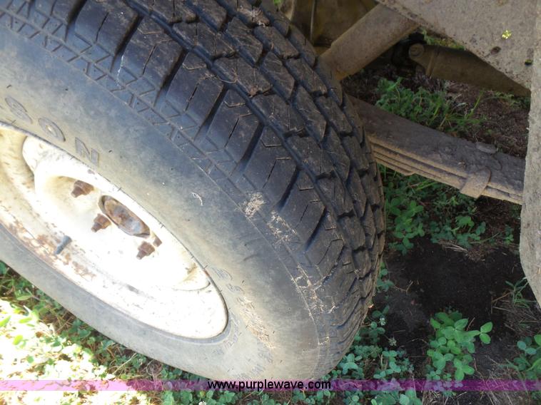 image for item L4867 1985 Ford F150 pickup truck