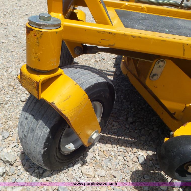 image for item L6785 2008 Hustler FasTrak 42 lawn mower