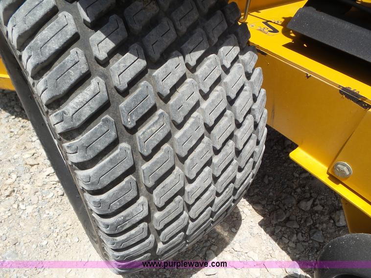 image for item L6785 2008 Hustler FasTrak 42 lawn mower