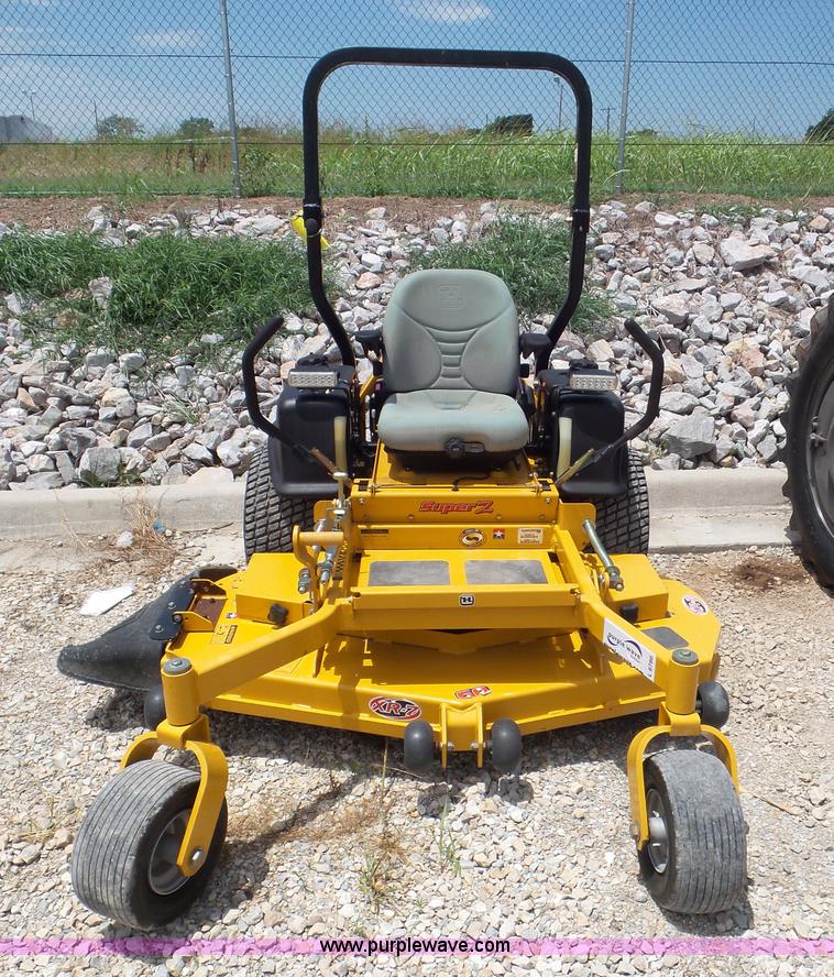 image for item L6786 2009 Hustler Super Z 60 XR-7 lawn mower