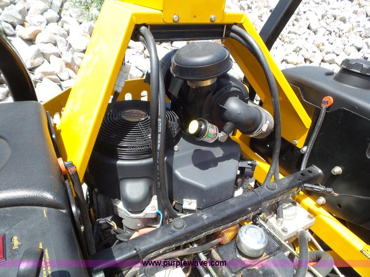 image for item L6786 2009 Hustler Super Z 60 XR-7 lawn mower