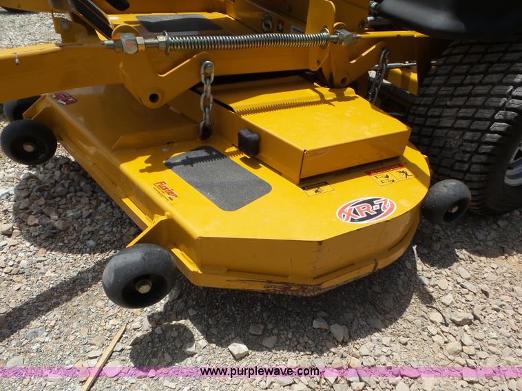 image for item L6786 2009 Hustler Super Z 60 XR-7 lawn mower