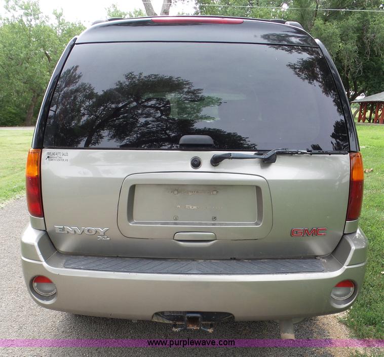 image for item L6792 2002 GMC Envoy SUV