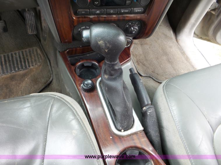 image for item L6792 2002 GMC Envoy SUV