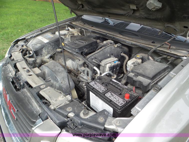 image for item L6792 2002 GMC Envoy SUV