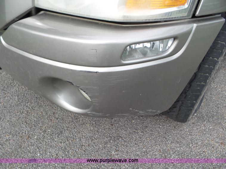 image for item L6792 2002 GMC Envoy SUV