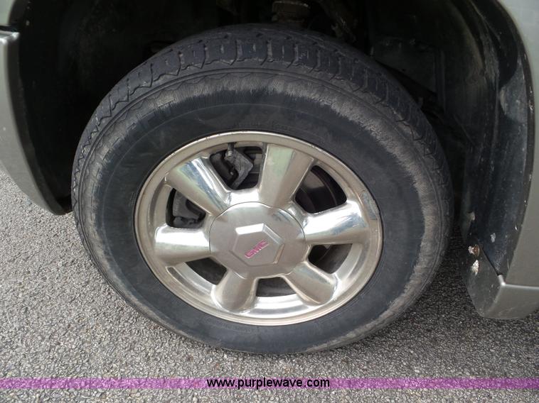 image for item L6792 2002 GMC Envoy SUV