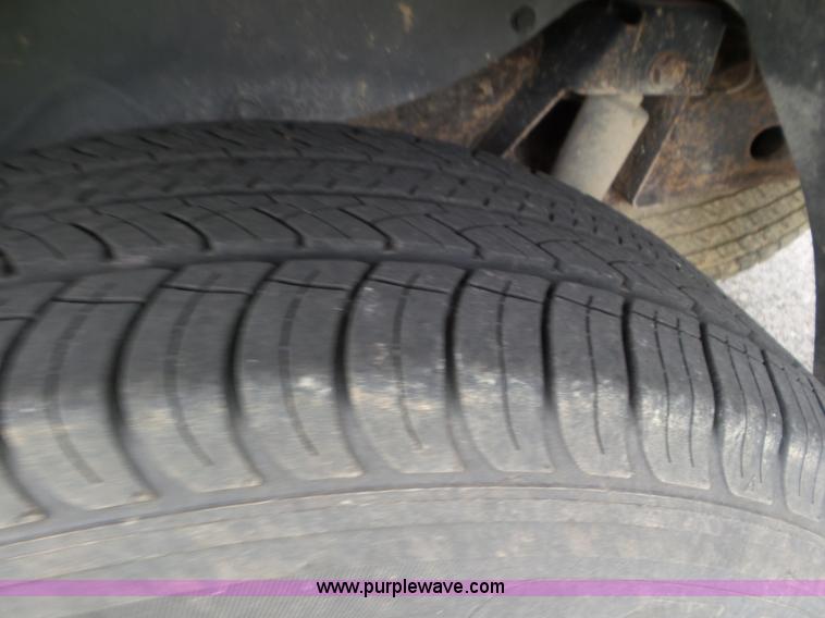 image for item L6792 2002 GMC Envoy SUV