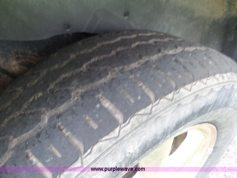 image for item L6792 2002 GMC Envoy SUV