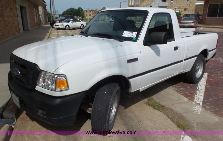 image for item L6793 2006 Ford Ranger pickup truck