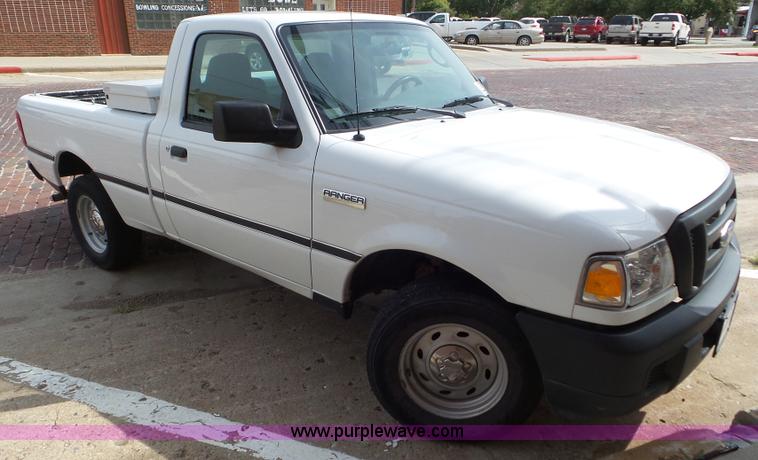 image for item L6793 2006 Ford Ranger pickup truck
