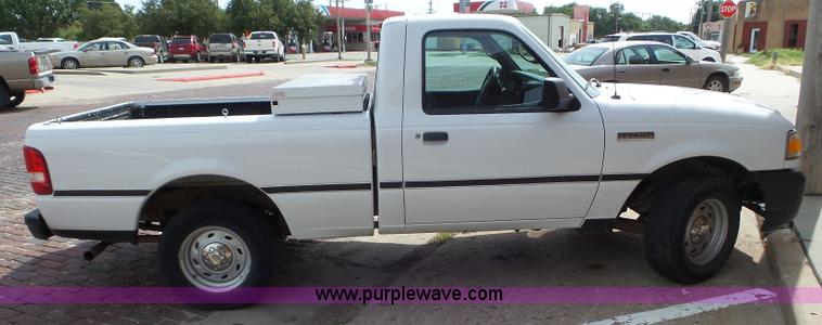 image for item L6793 2006 Ford Ranger pickup truck