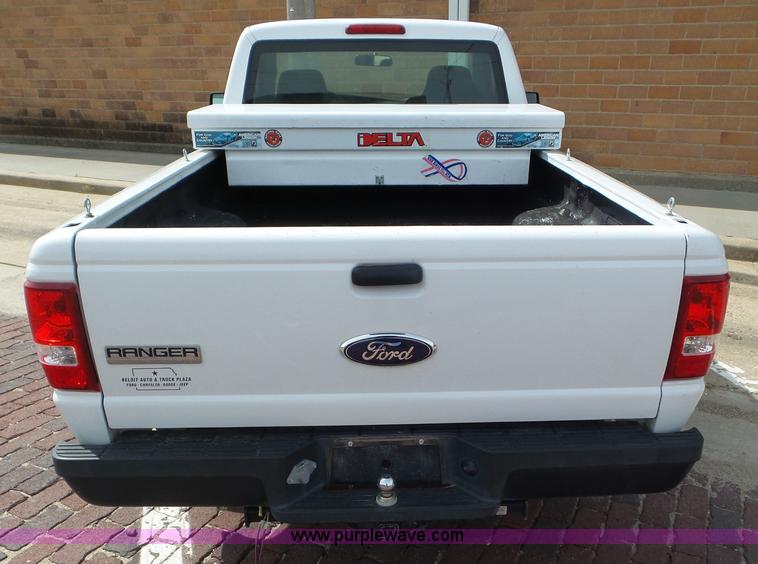 image for item L6793 2006 Ford Ranger pickup truck
