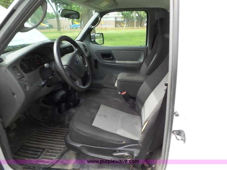 image for item L6793 2006 Ford Ranger pickup truck