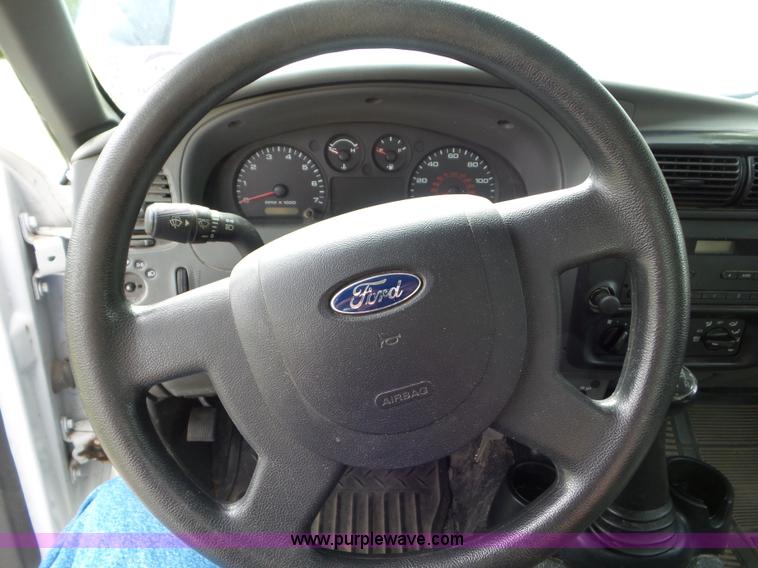 image for item L6793 2006 Ford Ranger pickup truck