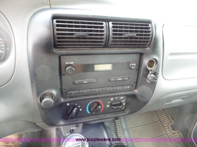 image for item L6793 2006 Ford Ranger pickup truck