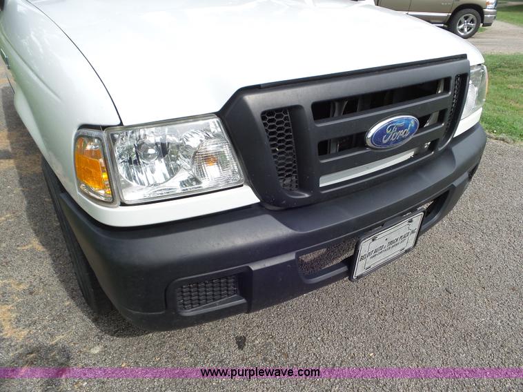 image for item L6793 2006 Ford Ranger pickup truck
