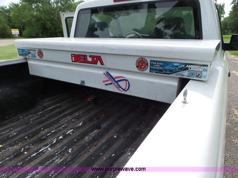 image for item L6793 2006 Ford Ranger pickup truck