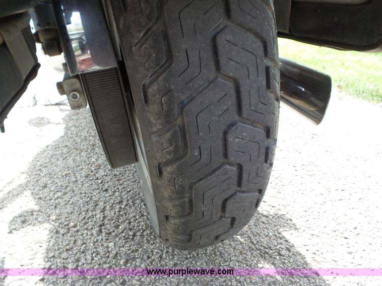 image for item L6794 1996 Harley Davidson Dyna Glide motorcycle