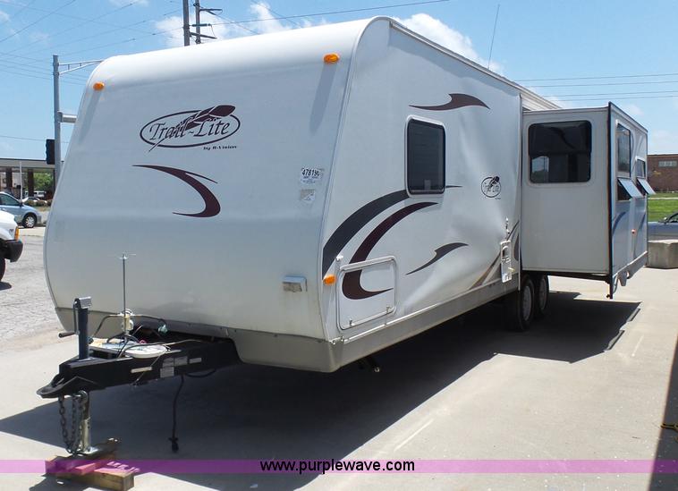 image for item L7105 2008 R-Vision Trail-lite camper