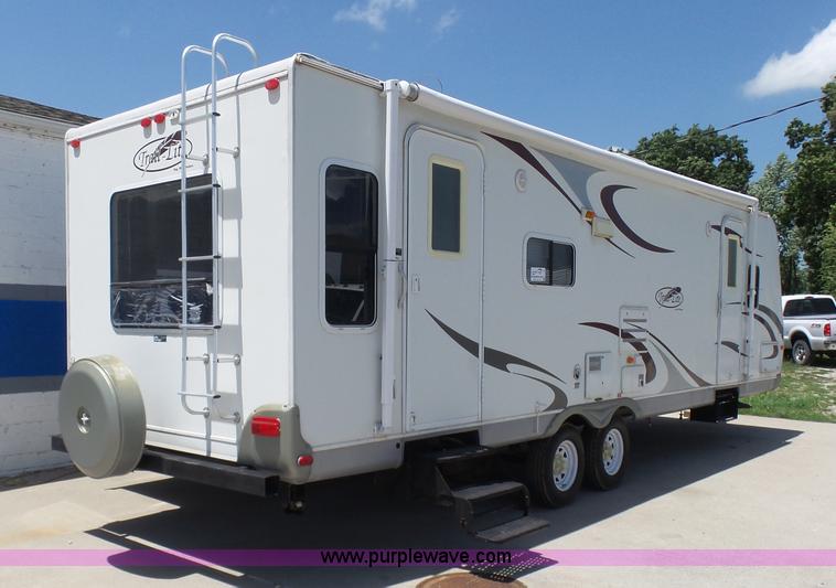 image for item L7105 2008 R-Vision Trail-lite camper