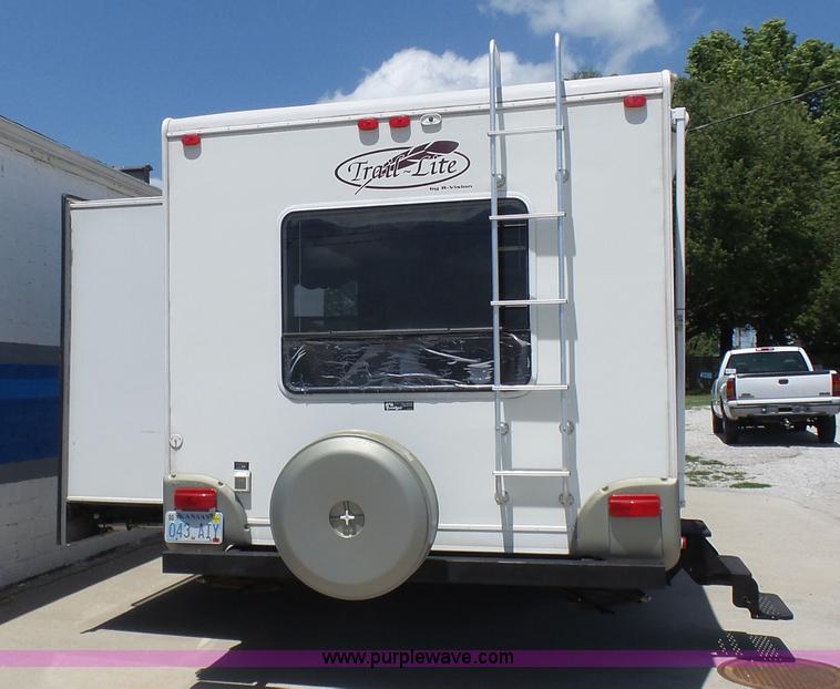 image for item L7105 2008 R-Vision Trail-lite camper