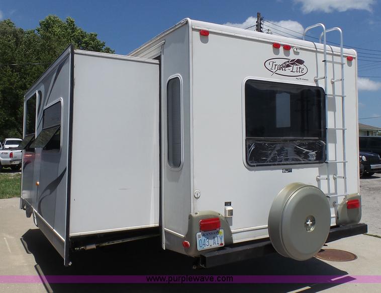 image for item L7105 2008 R-Vision Trail-lite camper