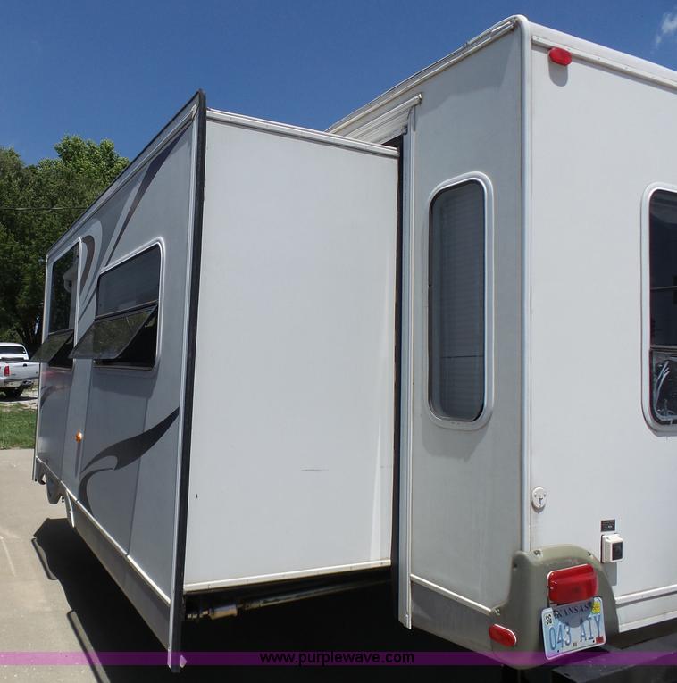 image for item L7105 2008 R-Vision Trail-lite camper