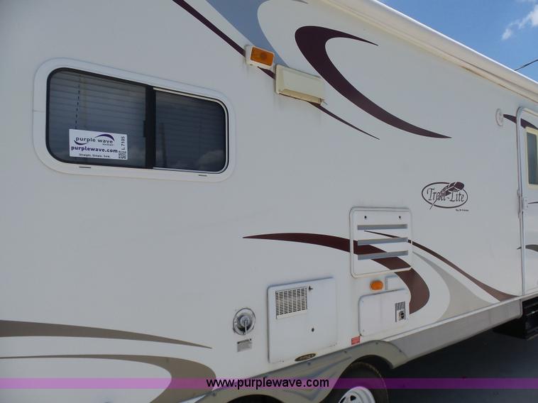 image for item L7105 2008 R-Vision Trail-lite camper