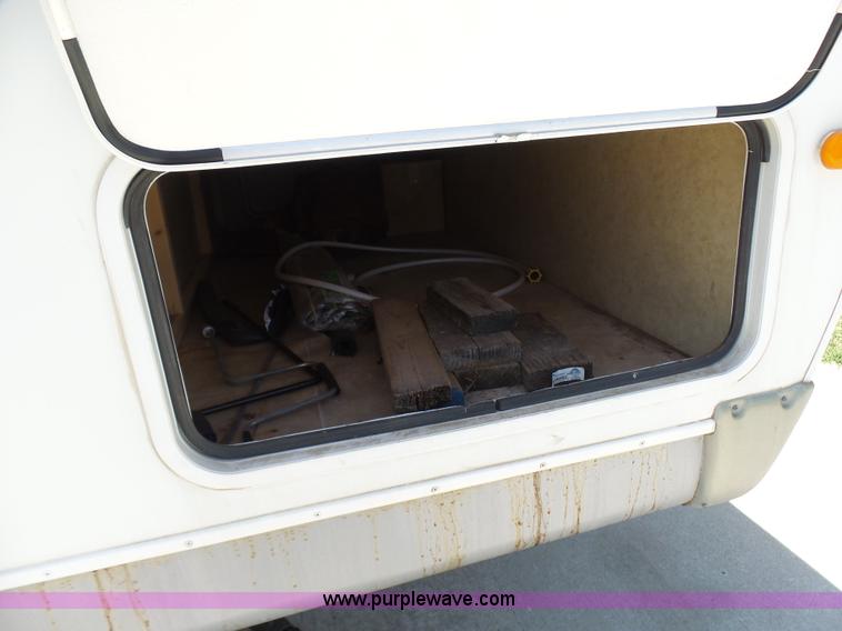 image for item L7105 2008 R-Vision Trail-lite camper