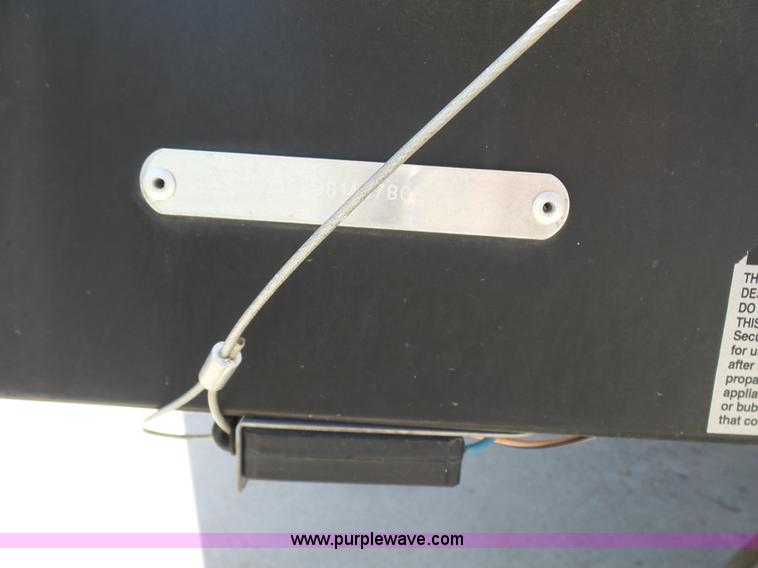 image for item L7105 2008 R-Vision Trail-lite camper