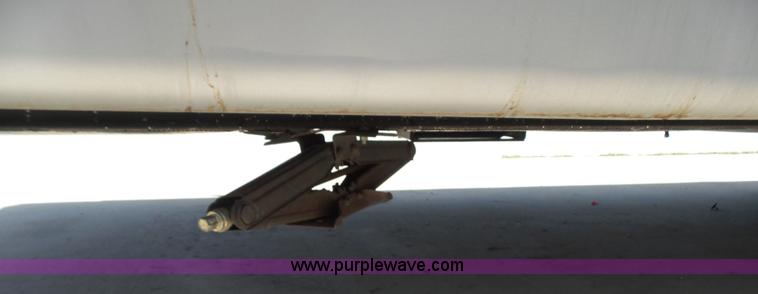 image for item L7105 2008 R-Vision Trail-lite camper