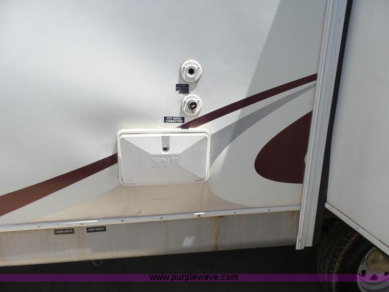 image for item L7105 2008 R-Vision Trail-lite camper