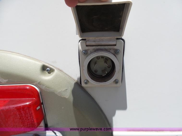 image for item L7105 2008 R-Vision Trail-lite camper