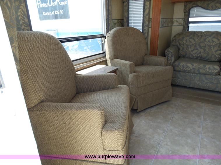 image for item L7105 2008 R-Vision Trail-lite camper