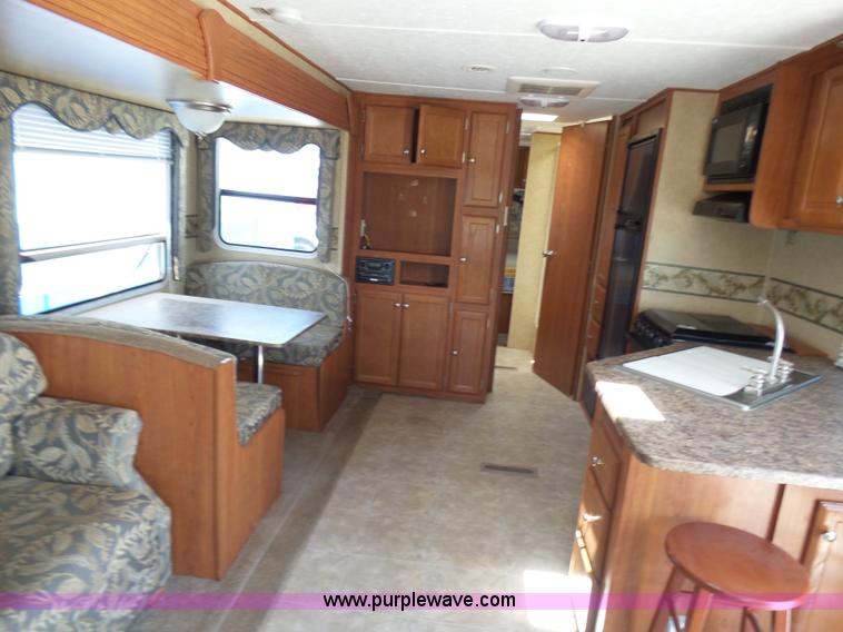 image for item L7105 2008 R-Vision Trail-lite camper