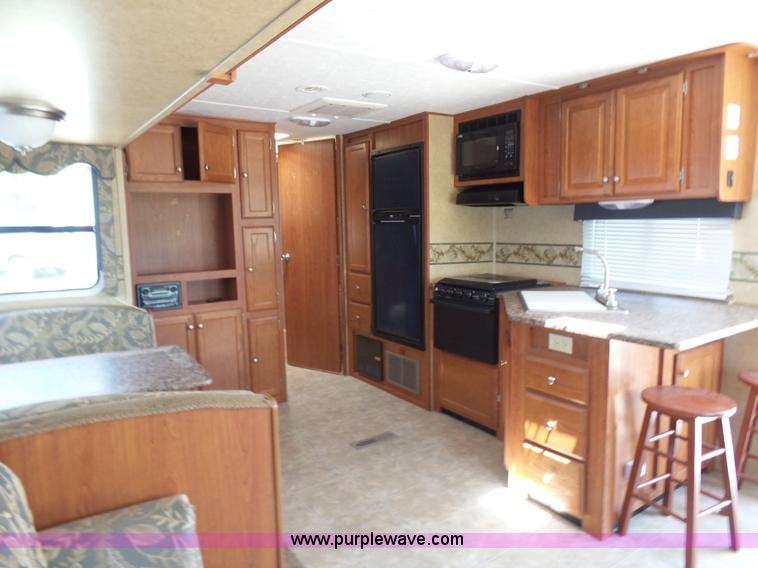 image for item L7105 2008 R-Vision Trail-lite camper