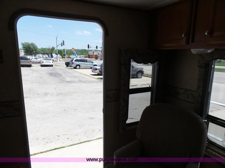 image for item L7105 2008 R-Vision Trail-lite camper