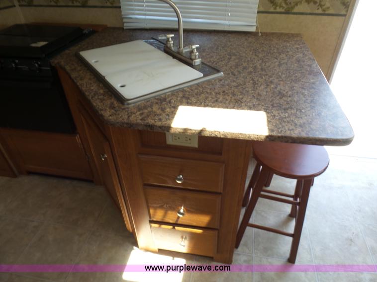 image for item L7105 2008 R-Vision Trail-lite camper