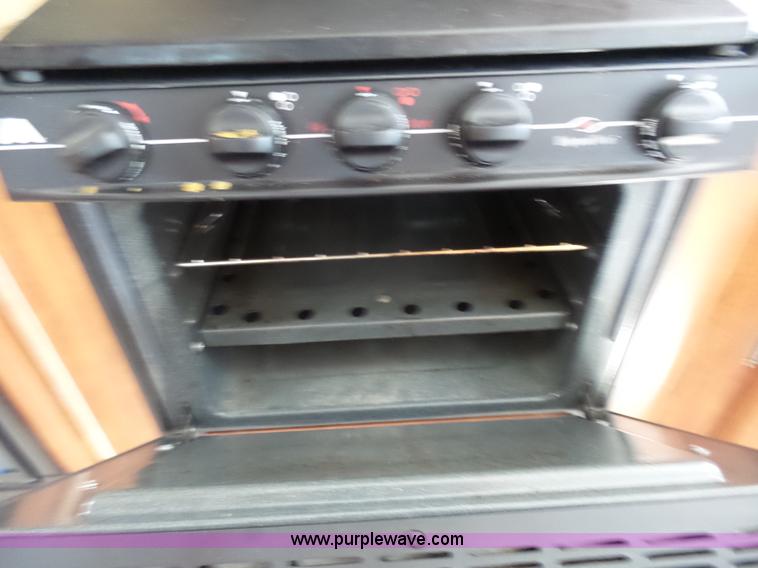 image for item L7105 2008 R-Vision Trail-lite camper