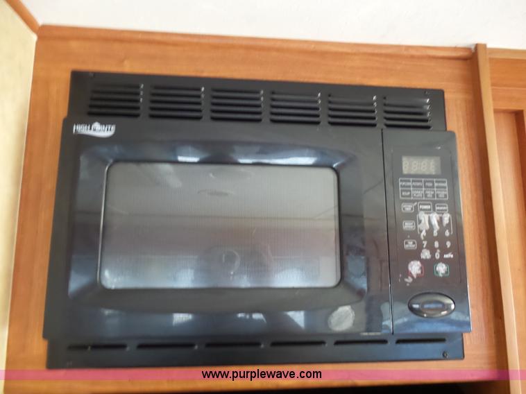 image for item L7105 2008 R-Vision Trail-lite camper