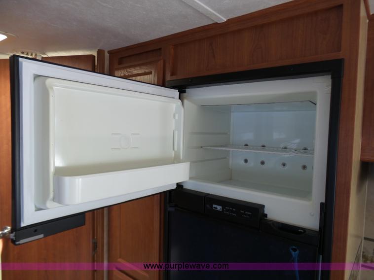 image for item L7105 2008 R-Vision Trail-lite camper