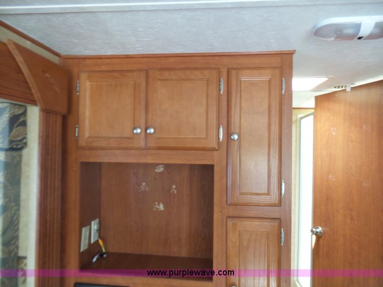 image for item L7105 2008 R-Vision Trail-lite camper