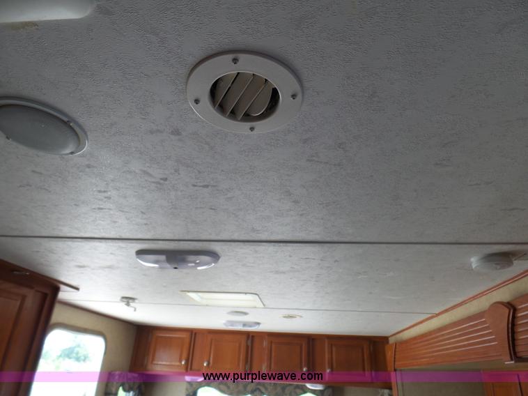 image for item L7105 2008 R-Vision Trail-lite camper