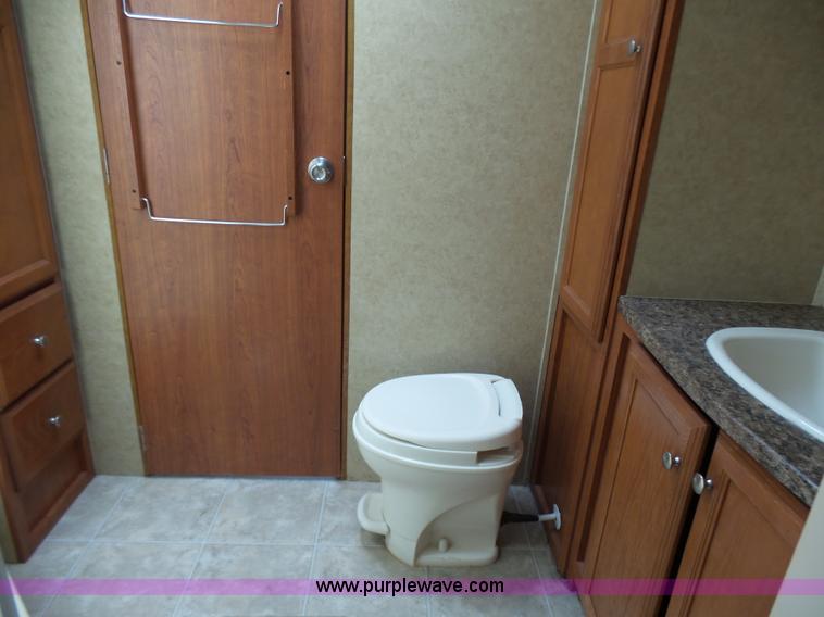 image for item L7105 2008 R-Vision Trail-lite camper