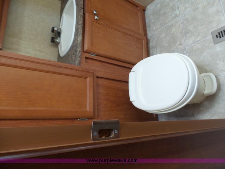 image for item L7105 2008 R-Vision Trail-lite camper