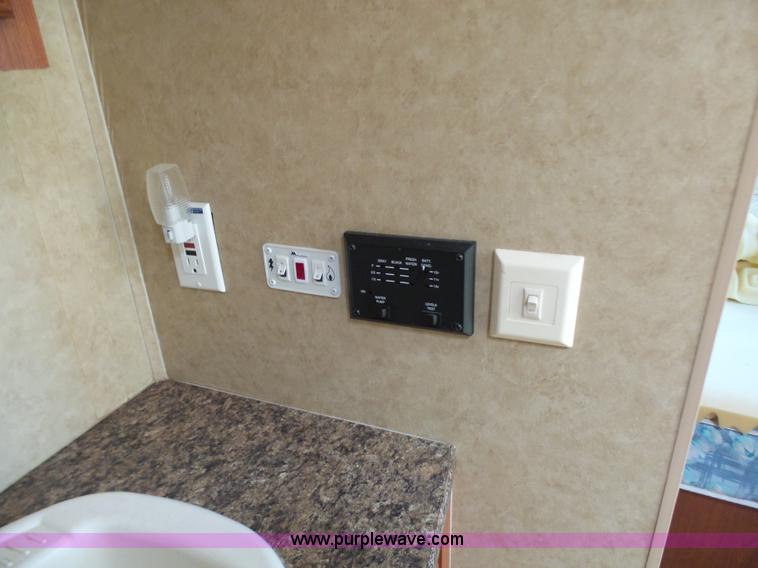 image for item L7105 2008 R-Vision Trail-lite camper