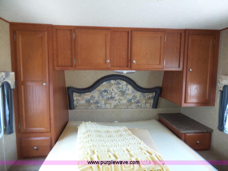 image for item L7105 2008 R-Vision Trail-lite camper