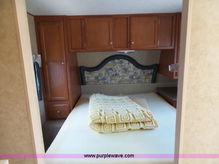 image for item L7105 2008 R-Vision Trail-lite camper