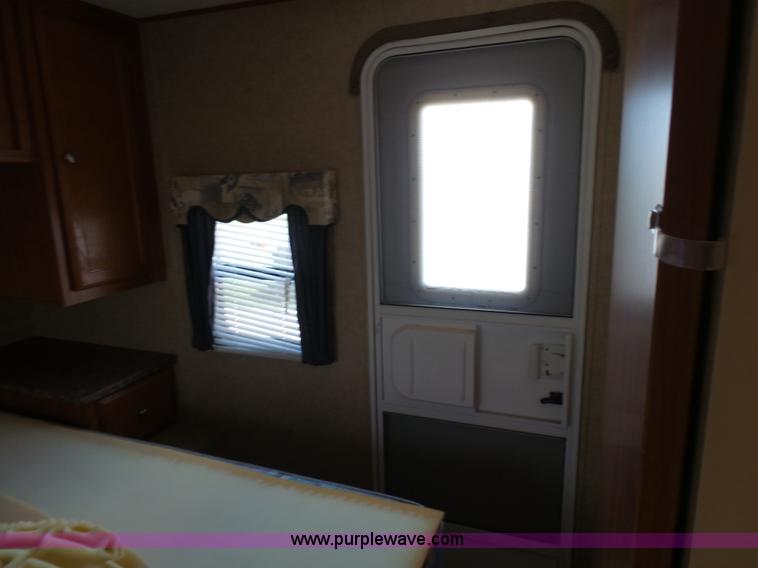 image for item L7105 2008 R-Vision Trail-lite camper